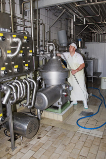 Ecrémeuse et fromager. © Région Bourgogne-Franche-Comté, Inventaire du patrimoine Ecrémeuse et fromager. © Région Bourgogne-Franche-Comté, Inventaire du patrimoine