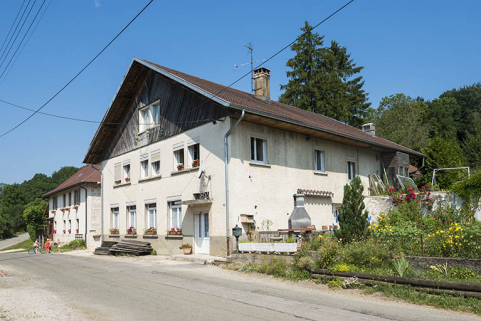 Vue d'ensemble, de trois quarts droite. © Région Bourgogne-Franche-Comté, Inventaire du patrimoine