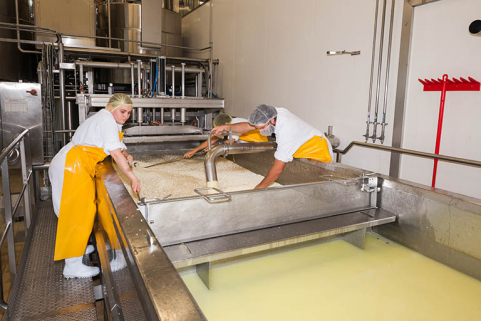 Espaces pédagogiques du hall des technologies laitières et agro-alimentaires. © Région Bourgogne-Franche-Comté, Inventaire du patrimoine