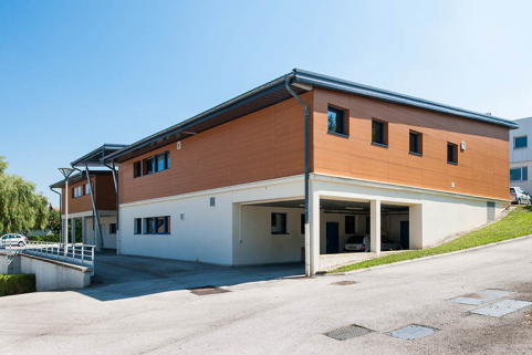 Angle ouest du bâtiment des salles de cours et laboratoires. © Région Bourgogne-Franche-Comté, Inventaire du patrimoine