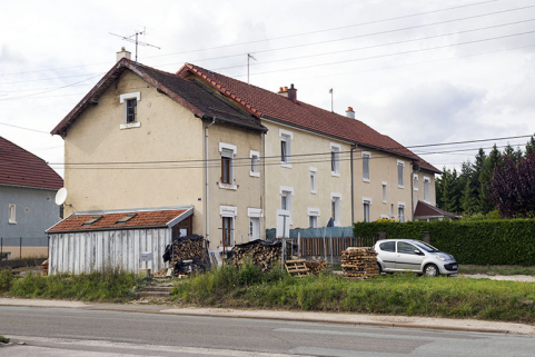 Immeuble au n° 7 : vue d'ensemble, depuis le sud-est. © Région Bourgogne-Franche-Comté, Inventaire du patrimoine