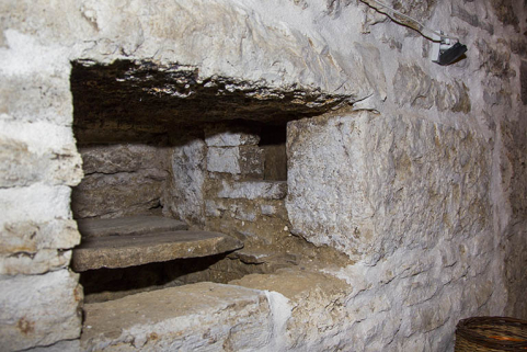 Cellier : niche dans le mur et sa cache. © Région Bourgogne-Franche-Comté, Inventaire du patrimoine