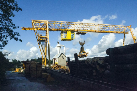 Le portique roulant, depuis l'aire des matières premières (à l'est). © Région Bourgogne-Franche-Comté, Inventaire du patrimoine