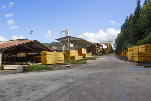 Extrémité sud de l'atelier de triage et d'empilage (G), séchoir à planches et ateliers de trempage (I et J). © Région Bourgogne-Franche-Comté, Inventaire du patrimoine
