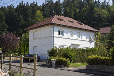 Une fabrique de montres de taille moyenne de l'après-guerre : l'usine Roch Frères (1951), au 14 rue de Goule. © Région Bourgogne-Franche-Comté, Inventaire du patrimoine