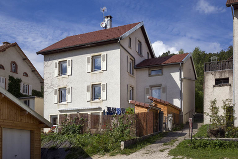 Façade postérieure, de trois quarts droite. © Région Bourgogne-Franche-Comté, Inventaire du patrimoine