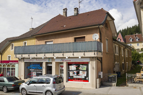 Partie au 19 rue Montalembert : façades antérieure et latérale droite (orientale). © Région Bourgogne-Franche-Comté, Inventaire du patrimoine