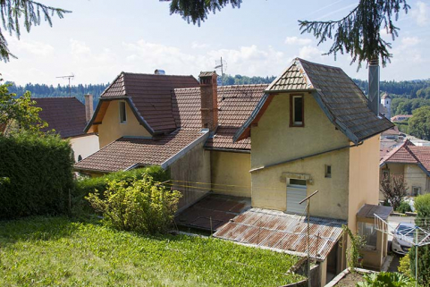 Immeuble au n° 3 : façade côté mont (est), de trois quarts droite. © Région Bourgogne-Franche-Comté, Inventaire du patrimoine