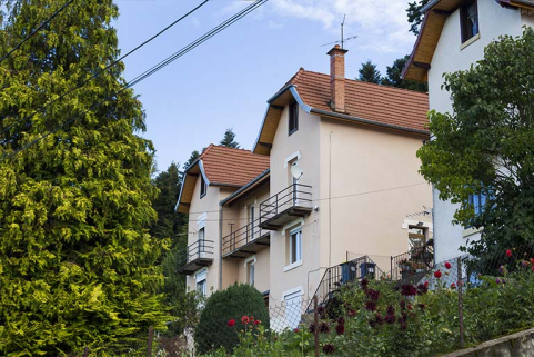 Immeuble n° 4 : façade côté vallée (ouest), de trois quarts droite. © Région Bourgogne-Franche-Comté, Inventaire du patrimoine