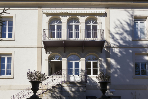 Façade postérieure : baies de la travée centrale. © Région Bourgogne-Franche-Comté, Inventaire du patrimoine