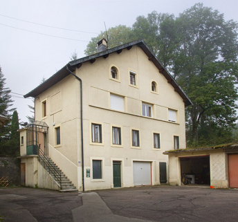 Bâtiment sur cour : façades antérieure et latérale gauche. © Région Bourgogne-Franche-Comté, Inventaire du patrimoine