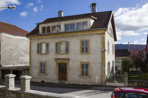 Façade antérieure, de trois quarts droite. © Région Bourgogne-Franche-Comté, Inventaire du patrimoine