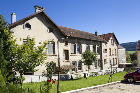Aile ouest : façade occidentale, vue de trois quarts gauche. © Région Bourgogne-Franche-Comté, Inventaire du patrimoine