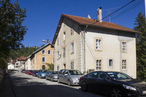 Vue d'ensemble, depuis l'est (façades antérieure et latérale droite). © Région Bourgogne-Franche-Comté, Inventaire du patrimoine Vue d'ensemble, depuis l'est (façades antérieure et latérale droite). © Région Bourgogne-Franche-Comté, Inventaire du patrimoine