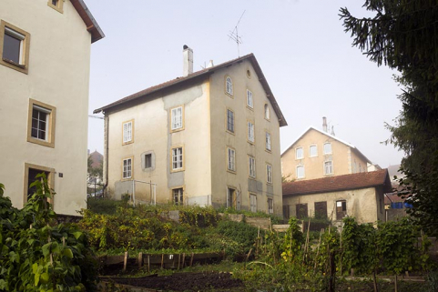 Façades postérieure et latérale droite. © Région Bourgogne-Franche-Comté, Inventaire du patrimoine Façades postérieure et latérale droite. © Région Bourgogne-Franche-Comté, Inventaire du patrimoine