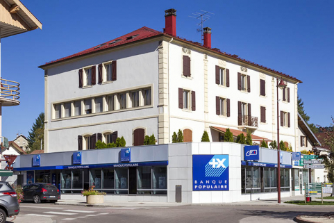 Façades antérieure et latérale gauche. © Région Bourgogne-Franche-Comté, Inventaire du patrimoine Façades antérieure et latérale gauche. © Région Bourgogne-Franche-Comté, Inventaire du patrimoine