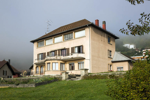 Façade postérieure, de trois quarts droite. © Région Bourgogne-Franche-Comté, Inventaire du patrimoine