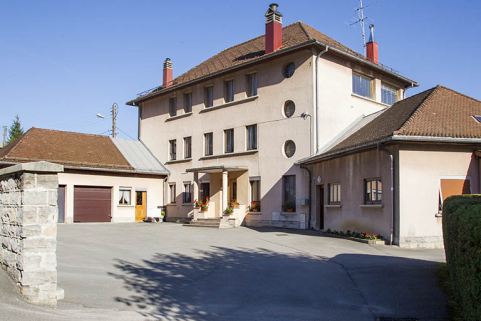 Façade antérieure, de trois quarts droite. © Région Bourgogne-Franche-Comté, Inventaire du patrimoine
