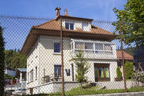 Façade postérieure, de trois quarts gauche. © Région Bourgogne-Franche-Comté, Inventaire du patrimoine