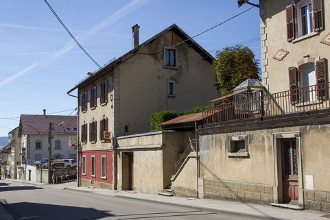 Maison et garage, vus du nord. © Région Bourgogne-Franche-Comté, Inventaire du patrimoine