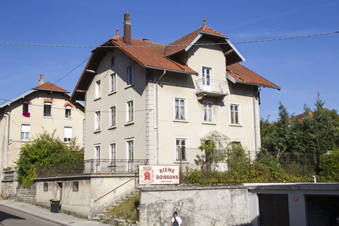Façades antérieure et latérale droite. © Région Bourgogne-Franche-Comté, Inventaire du patrimoine