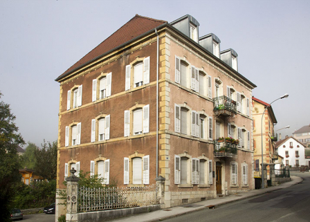 Immeuble et atelier d'horlogerie d'Auguste Jacoutot puis magasin du fournituriste Jacques Henriot, 7 rue Neuve. © Région Bourgogne-Franche-Comté, Inventaire du patrimoine