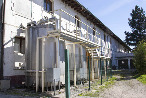 Bâtiments sud : façade latérale gauche, vue en enfilade. © Région Bourgogne-Franche-Comté, Inventaire du patrimoine