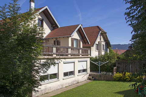 Façade postérieure, de trois quarts gauche. © Région Bourgogne-Franche-Comté, Inventaire du patrimoine