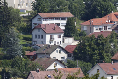 Vue d'ensemble éloignée, depuis le sud-ouest. © Région Bourgogne-Franche-Comté, Inventaire du patrimoine