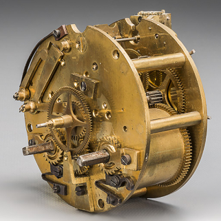 Mouvement de pendule Fritz Marti. Vue de trois quarts. © Région Bourgogne-Franche-Comté, Inventaire du patrimoine