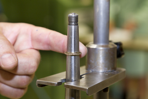 Usinage : montage mécanique de deux rondelles. © Région Bourgogne-Franche-Comté, Inventaire du patrimoine