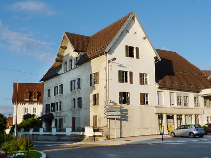 L'hôtel depuis le nord-est, 17 juillet 2012. © Région Bourgogne-Franche-Comté, Inventaire du patrimoine L'hôtel depuis le nord-est, 17 juillet 2012. © Région Bourgogne-Franche-Comté, Inventaire du patrimoine
