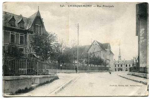 843. Charquemont - Rue Principale [la Grande Rue au niveau du "Château" et du Lion d'Or], 1er quart 20e siècle (avant 1917). © Région Bourgogne-Franche-Comté, Inventaire du patrimoine