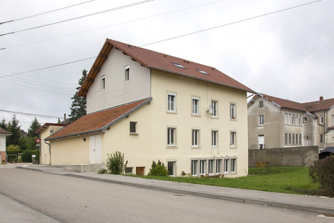 Façades postérieure et latérale gauche. © Région Bourgogne-Franche-Comté, Inventaire du patrimoine