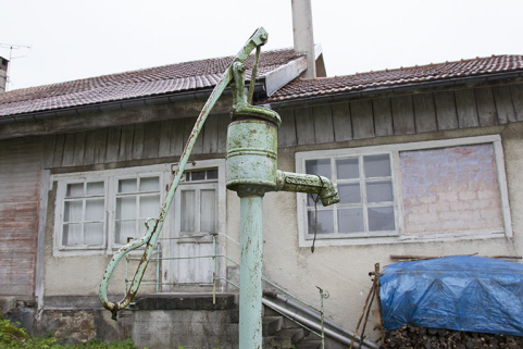 Pompe à eau Renaud. © Région Bourgogne-Franche-Comté, Inventaire du patrimoine Pompe à eau Renaud. © Région Bourgogne-Franche-Comté, Inventaire du patrimoine