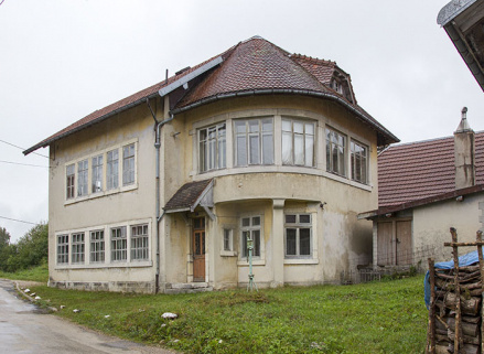 Usine : façades antérieure et latérale droite. © Région Bourgogne-Franche-Comté, Inventaire du patrimoine Usine : façades antérieure et latérale droite. © Région Bourgogne-Franche-Comté, Inventaire du patrimoine
