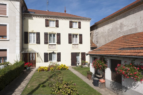 Façade antérieure, partie est. © Région Bourgogne-Franche-Comté, Inventaire du patrimoine Façade antérieure, partie est. © Région Bourgogne-Franche-Comté, Inventaire du patrimoine