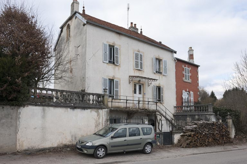 Vue de trois quart gauche depuis la rue Molière. © Région Bourgogne-Franche-Comté, Inventaire du patrimoine