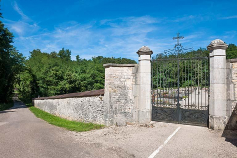 Vue du portail d'entrée © Région Bourgogne-Franche-Comté, Inventaire du patrimoine Vue du portail d'entrée © Région Bourgogne-Franche-Comté, Inventaire du patrimoine