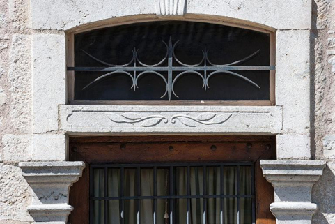 Détail de l'imposte au-dessus de la porte © Région Bourgogne-Franche-Comté, Inventaire du patrimoine