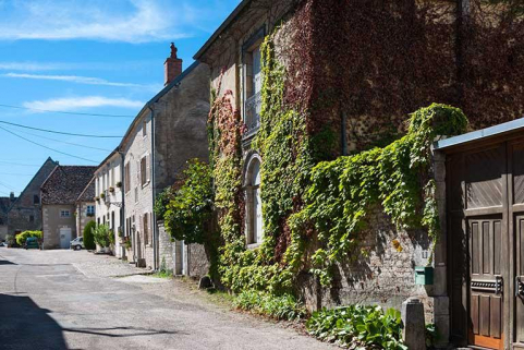 La rue du Bourg © Région Bourgogne-Franche-Comté, Inventaire du patrimoine