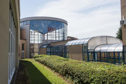 Façade postérieure de la tour d'entréee et couloirs abrités. © Région Bourgogne-Franche-Comté, Inventaire du patrimoine