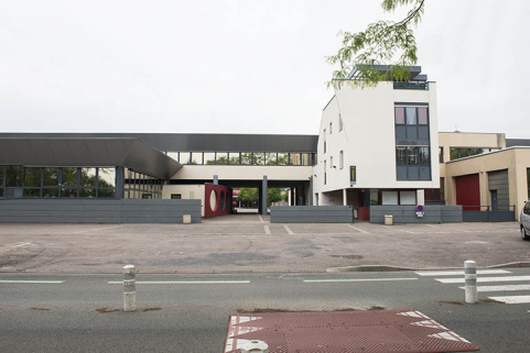 Façade sud, entrée sur le quai Barbier. © Région Bourgogne-Franche-Comté, Inventaire du patrimoine