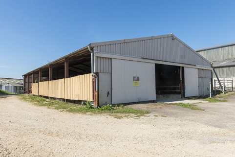 Angle sud-est du hangar d'élevage bovin et ovin, stabulation libre. © Région Bourgogne-Franche-Comté, Inventaire du patrimoine
