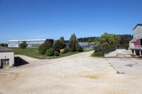 Cour au sud-ouest de la plate forme à fumier. © Région Bourgogne-Franche-Comté, Inventaire du patrimoine