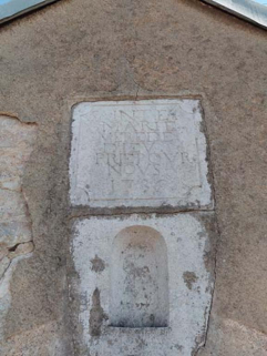 Détail de l'inscription portée sur la niche © Région Bourgogne-Franche-Comté, Inventaire du patrimoine Détail de l'inscription portée sur la niche © Région Bourgogne-Franche-Comté, Inventaire du patrimoine