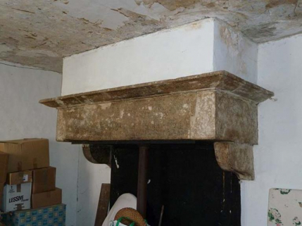 Cheminée de l'étage © Région Bourgogne-Franche-Comté, Inventaire du patrimoine Cheminée de l'étage © Région Bourgogne-Franche-Comté, Inventaire du patrimoine