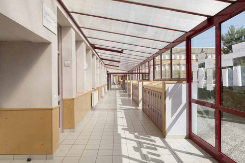 Couloir de la barre d'externat ouest. © Région Bourgogne-Franche-Comté, Inventaire du patrimoine