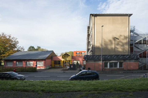 Angle sud-est de la barre sud de l'externat donnant sur la rue Louis Marchal. © Région Bourgogne-Franche-Comté, Inventaire du patrimoine