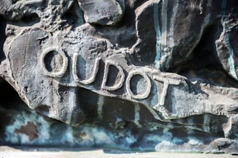 Détail: signature. © Région Bourgogne-Franche-Comté, Inventaire du patrimoine